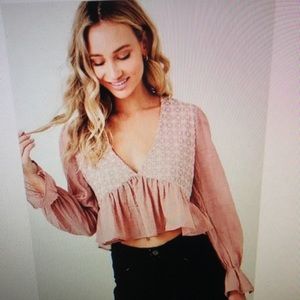 Saints & Hearts Blush Pink Crop Top Eyelet  Blouse Long Sleeve VNeck szM